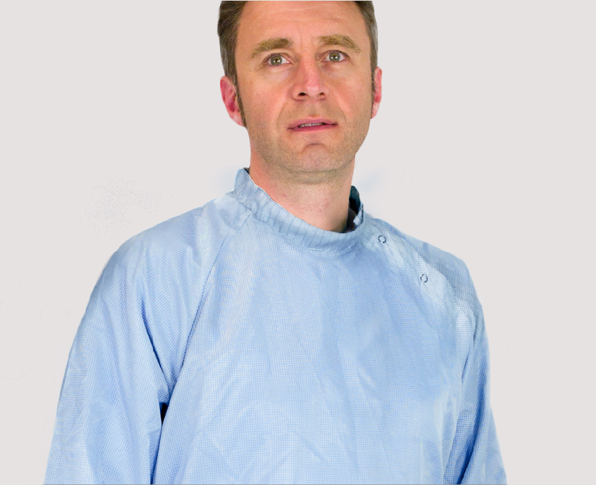 classical officer neck closure by pressure on 3 points at the side